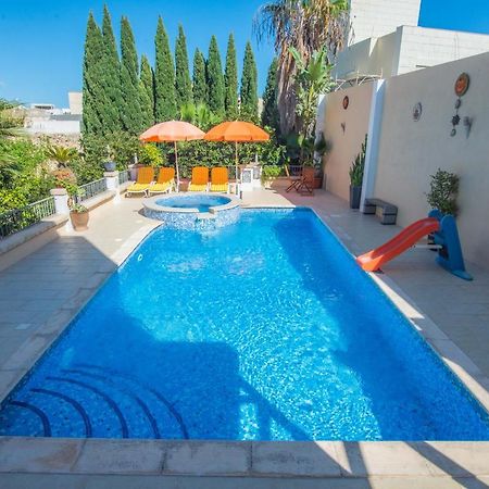 Central Villa Flatlet With Pool - Free Parking And Wifi Lija Ngoại thất bức ảnh