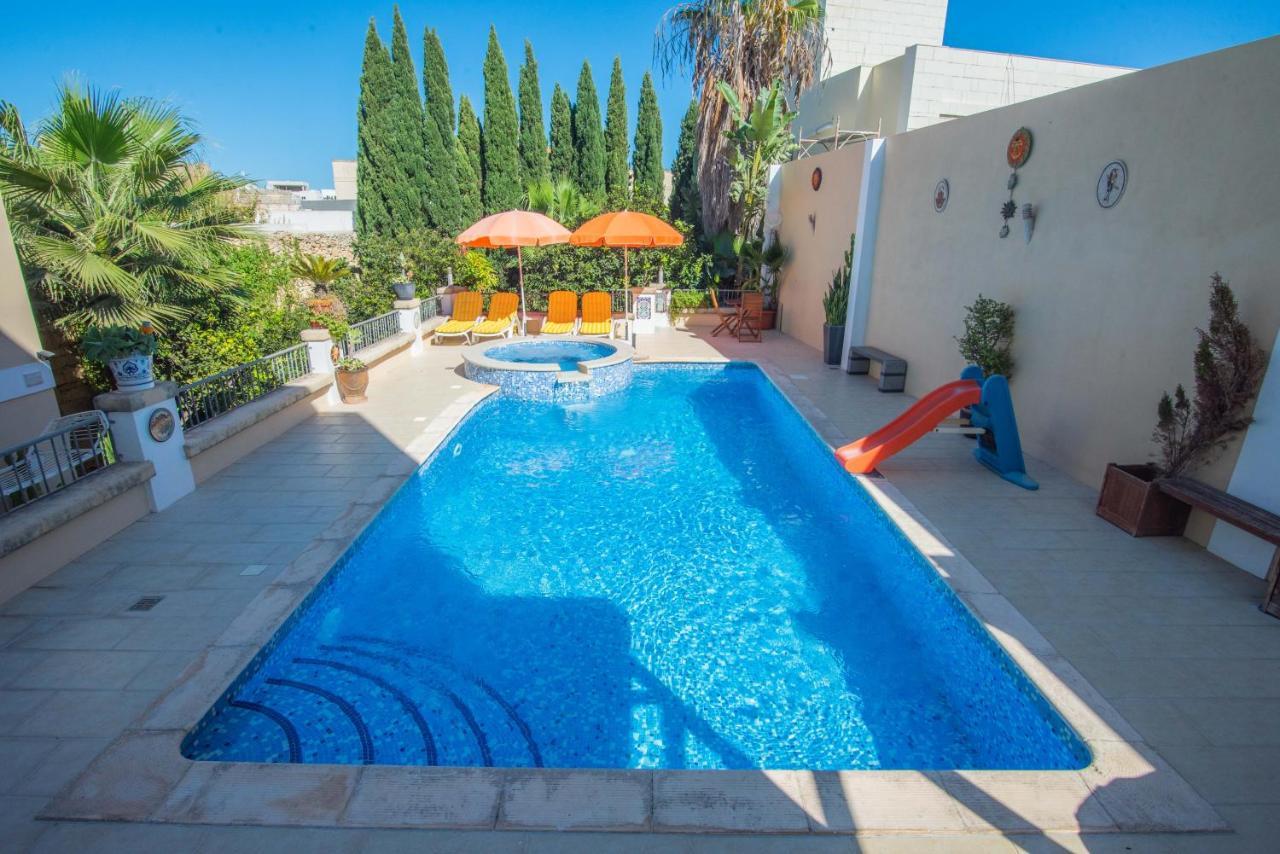 Central Villa Flatlet With Pool - Free Parking And Wifi Lija Ngoại thất bức ảnh