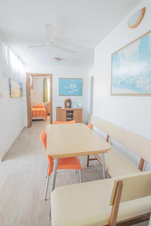 Central Villa Flatlet With Pool - Free Parking And Wifi Lija Ngoại thất bức ảnh