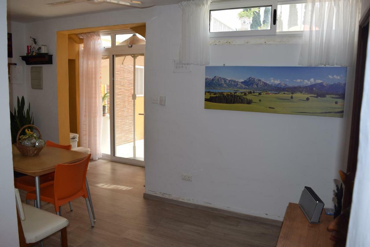 Central Villa Flatlet With Pool - Free Parking And Wifi Lija Ngoại thất bức ảnh